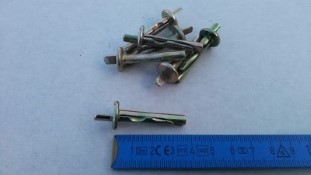 6x40 fém beütő ék (dübel)